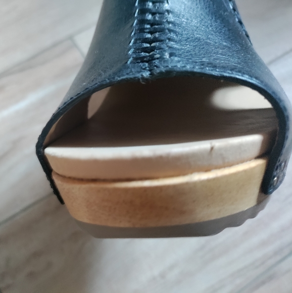 Dansko Olivia Platform Leather Sandals Brazil 9 - Picture 5 of 6